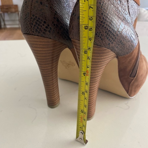 Y2K Bakers Womens Platform Booties Size 9 Brown Snakeskin 5" Heel Fall Shoe - Picture 6 of 8